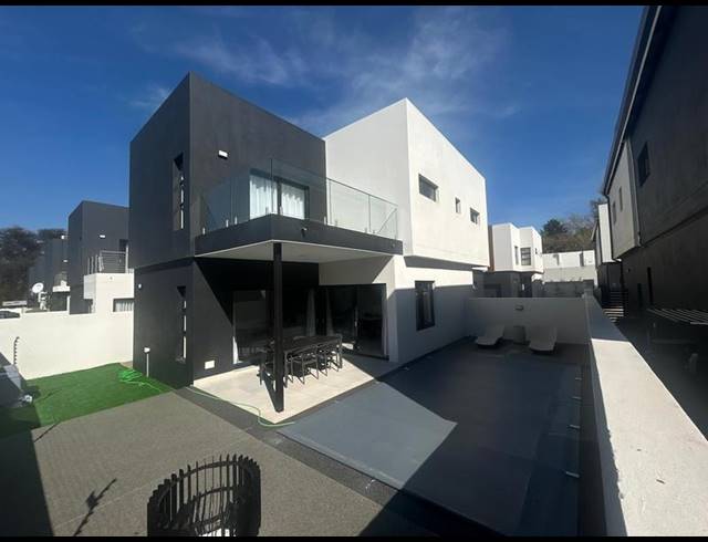 4 BEDROOM PROPERTY TO RENT IN PETERVALE